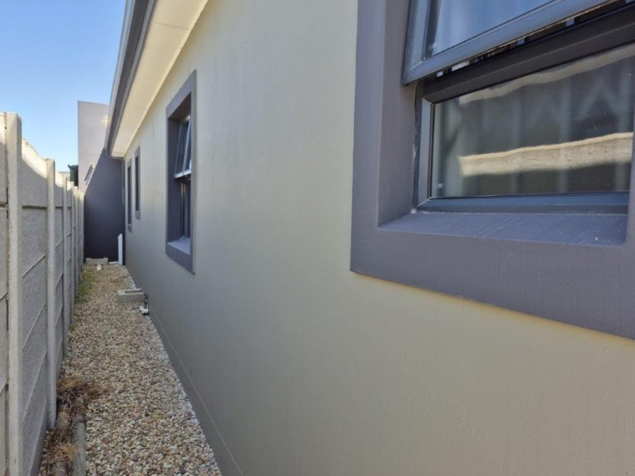 3 Bedroom Property for Sale in Uitzicht Western Cape